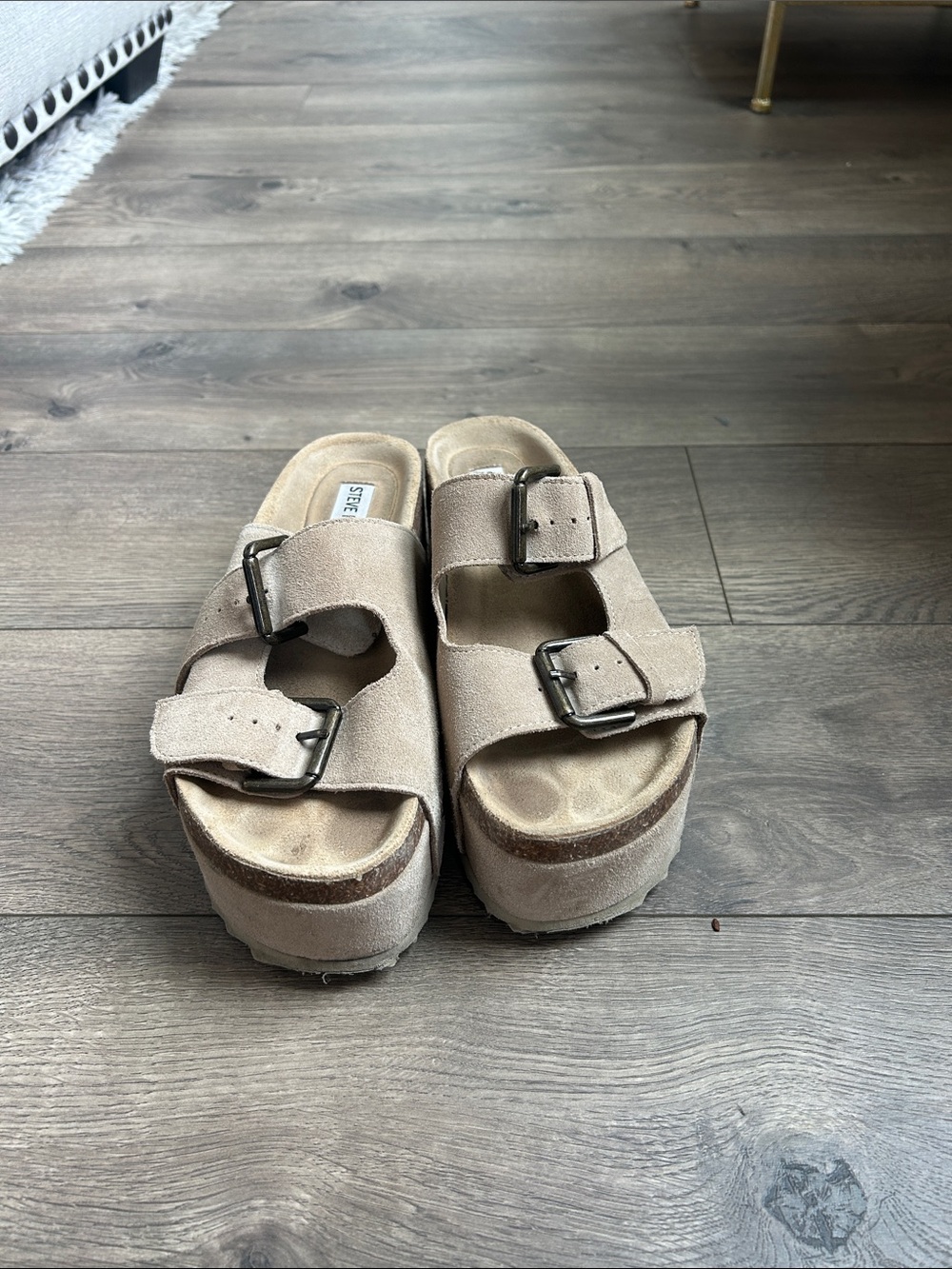 Steve Madden Beige Suede Platform Slide Sandals - Picture 2 of 3